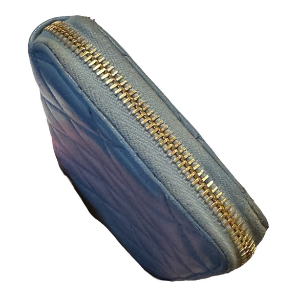 Chanel Valentine Zip Around Wallet - Picture 4 of 13